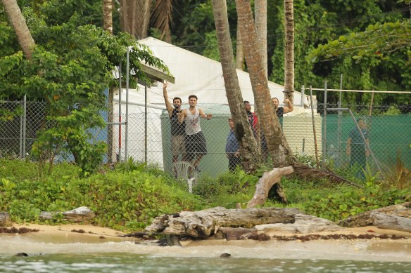 Réfugiés au centre de détention de l'île de Manus en 2013.