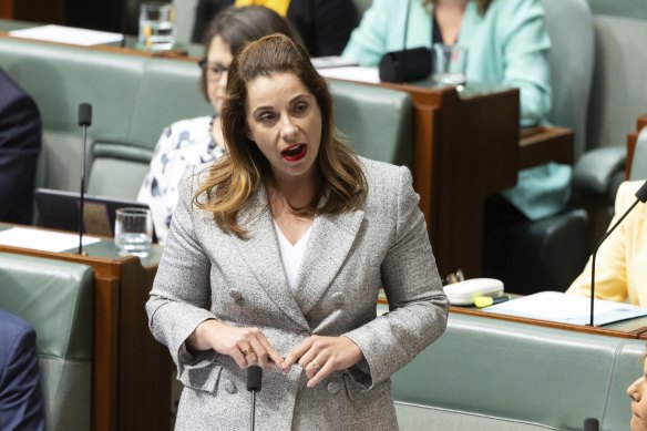 La ministre des Sports Anika Wells.