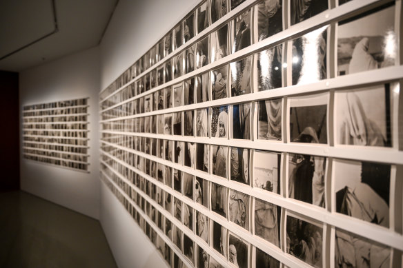 « Le pli » de Hoda Afshar.