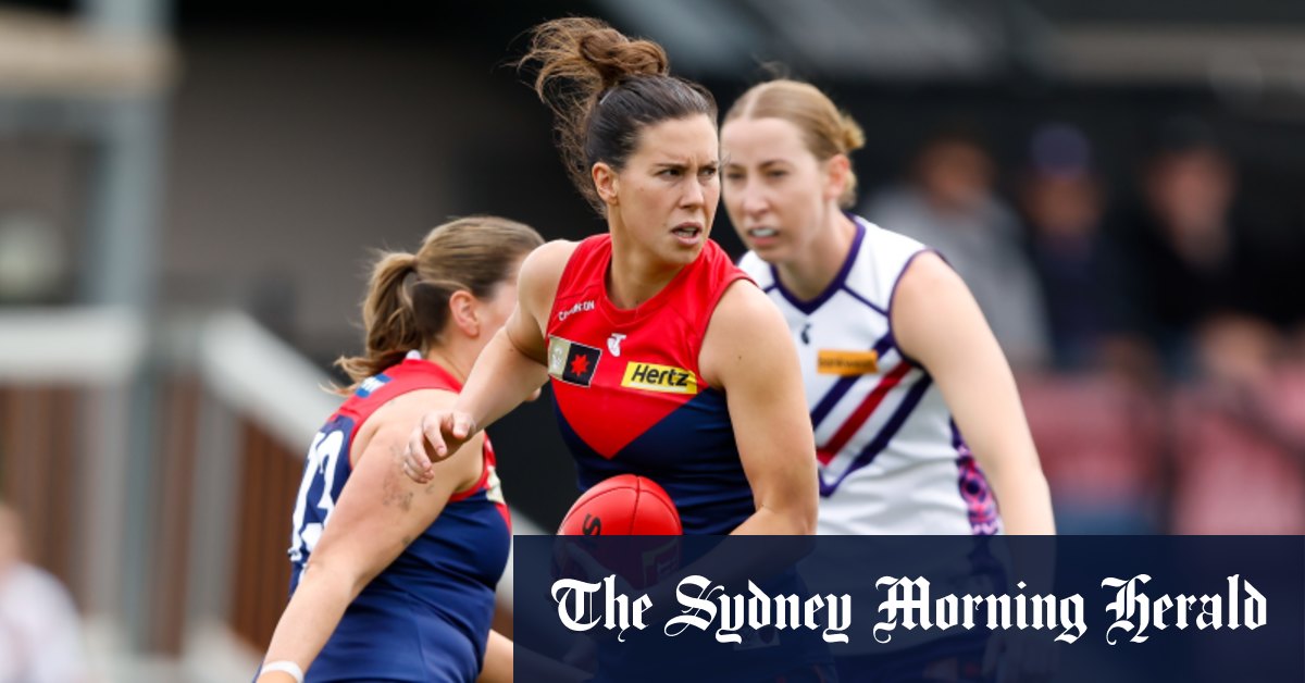 La joueuse vedette des Melbourne Demons, Libby Birch, cherche à échanger avec les North Melbourne Kangaroos ;  Emma Kearney signe un contrat de deux ans