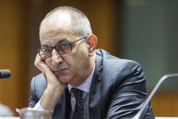 Michael Pezzullo a été limogé de son poste de secrétaire aux Affaires intérieures après un scandale de SMS avec un influent du Parti libéral. 