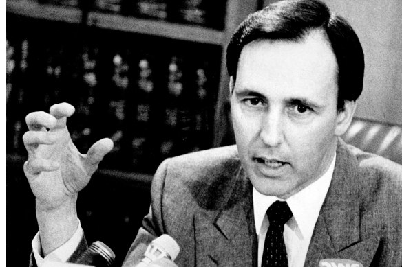 Puis trésorier Paul Keating en 1986.