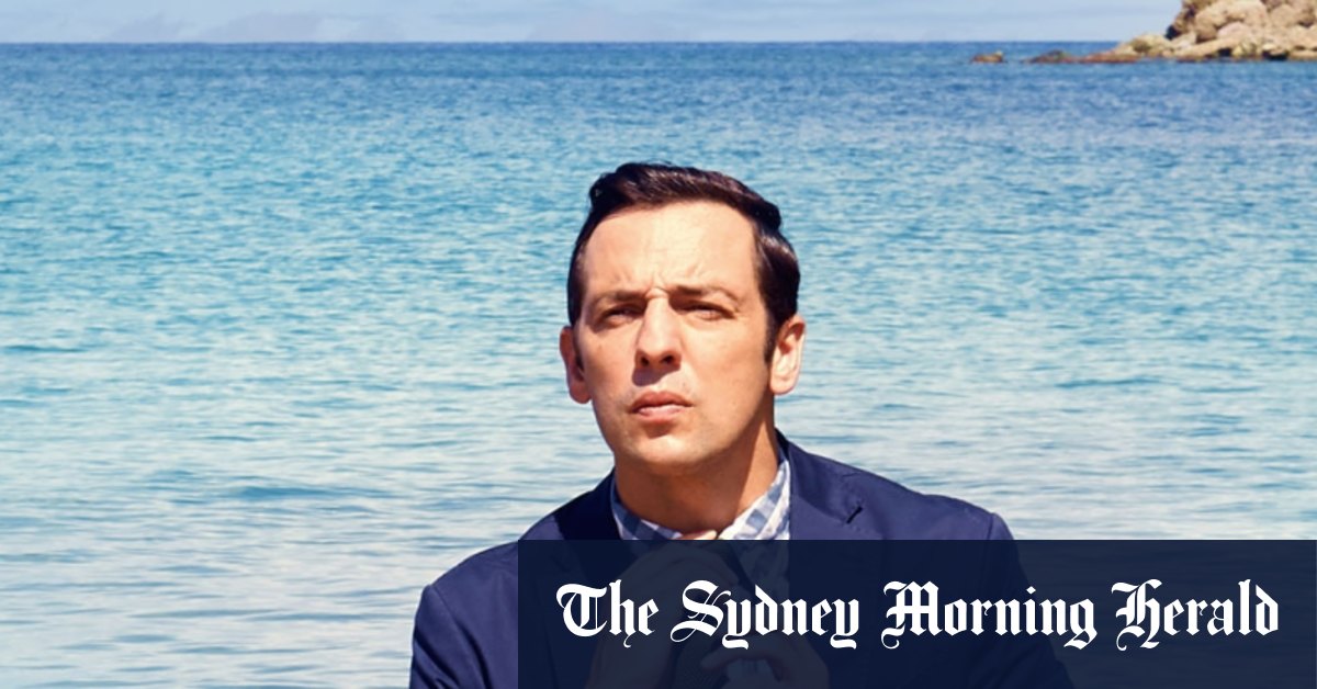 Pourquoi la star de Death in Paradise, Ralf Little, aime vraiment les tropiques