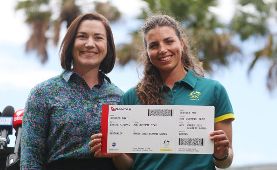 Meares avec la canoéiste olympique Jessica Fox.