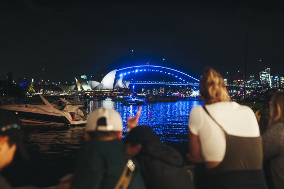 Ceux qui regardaient chez eux ont peut-être manqué le spectacle en personne qu’était le port de Sydney (photo), mais ils ont quand même été récompensés.