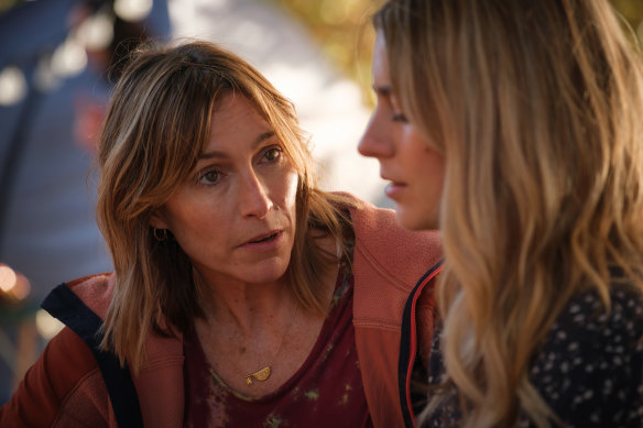 Claudia Karvan et Nathalie Morris dans la série originale de Stan, Bump.