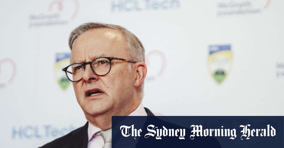 Le Premier ministre Anthony Albanese qualifie de « complot » ses rencontres avec l'ancien PDG de Qantas, Alan Joyce.