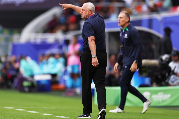 Graham Arnold regardait depuis le banc de touche, de plus en plus exaspéré.
