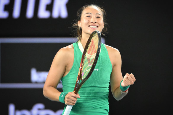 Qinwen Zheng s'est qualifiée pour sa première finale du Grand Chelem avec une victoire en deux sets contre la qualifiée ukrainienne Dayana Yastremska.