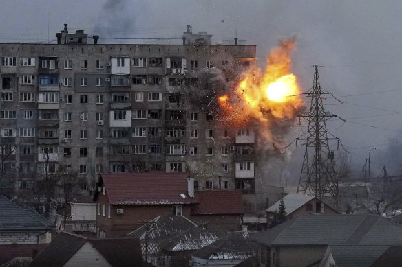 La Russie a insisté sur le fait que seules les installations militaires étaient visées, mais les images capturées par Tchernov ont prouvé le contraire.