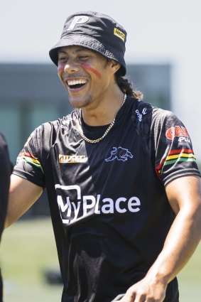 Jarome Luai s'entraîne avec les Panthers alors qu'il se prépare à revenir d'une reconstruction à l'épaule.