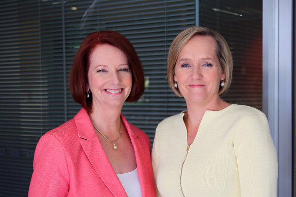 L'ancienne première ministre Julia Gillard avec la présentatrice ABC Sarah Ferguson.