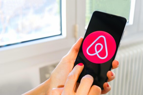 Les hôtes Airbnb doivent avoir une raison valable pour annuler une réservation confirmée et doivent également offrir un préavis suffisant. 