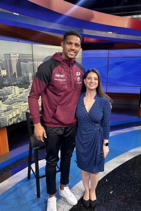 L'ailier des Manly Sea Eagles, Jason Saab, parle du projet de la LNR à Las Vegas avec l'animatrice de News 3, Kelly Duran.
