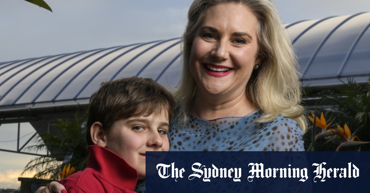La sénatrice Hollie Hughes, dont le fils est autiste, fait pression pour apporter des correctifs au régime d'invalidité.