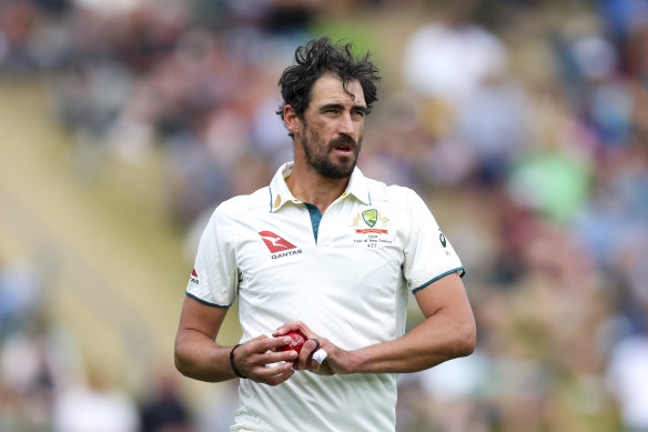 Mitchell Starc a battu Tom Latham avec la première balle de la deuxième manche de la Nouvelle-Zélande.
