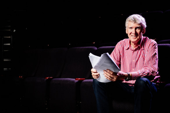 La Mama a joué un rôle important dans la carrière de nombreux écrivains, dont David Williamson, photographié en 2020.