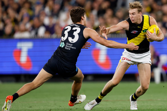 Tiger Tom Lynch lors de son premier match de l'AFL depuis le quatrième tour de l'année dernière.