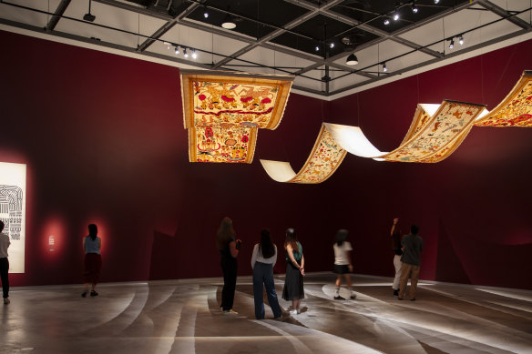 Installation de Mangala Bai Maravi au Chau Chak Wing Museum.