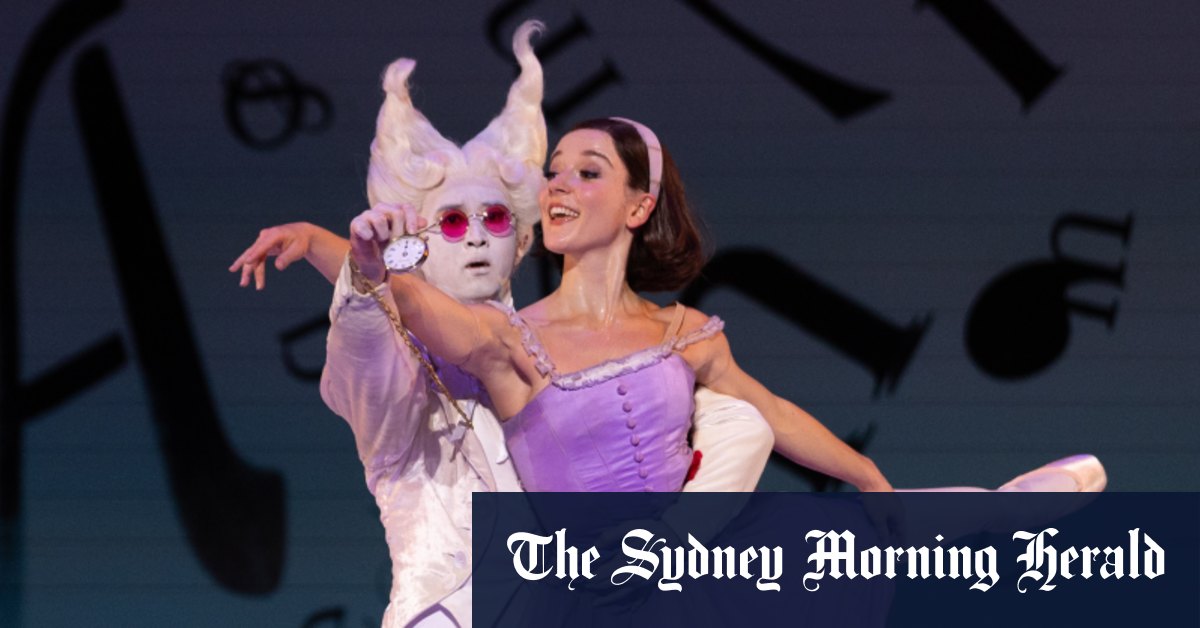 Les aventures d'Alice au pays des merveilles au State Theatre ;  Preuve du futur par les Gravity Dolls