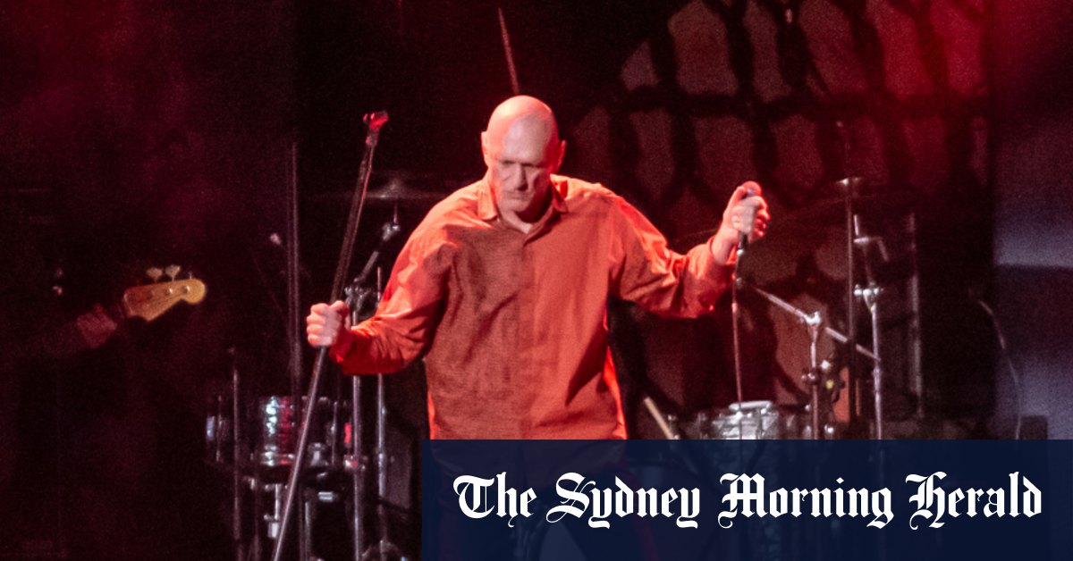 Le show solo bien huilé de Peter Garrett amplifie la passion