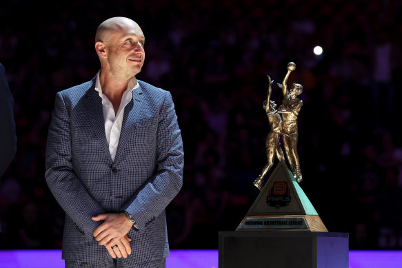 Propriétaire de la NBL, Larry Kestelman.