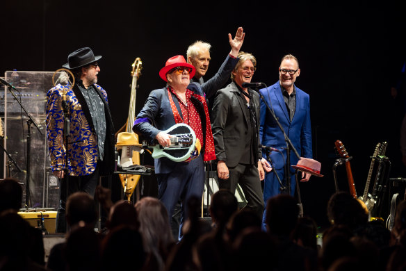 Elvis Costello & The Imposters à l'Opéra de Sydney dimanche soir.