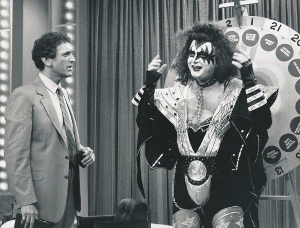 Don Lane et Bert Newton, 1980 : Late Night with the Devil est inspiré de l'émission télévisée de Lane.