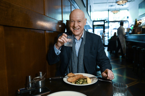 Anthony Warlow a une passion pour la nourriture et la cuisine.