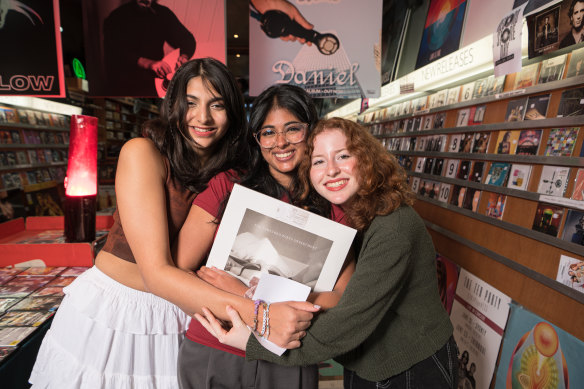 Arshia Vora, Arunima Kumar et Lera Hill ont célébré le nouvel album de Swift au Hum on King à Sydney.
