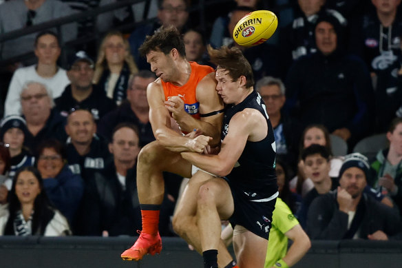 Toby Greene s'est vu proposer une suspension d'un match après cet affrontement avec Jordan Boyd de Carlton.