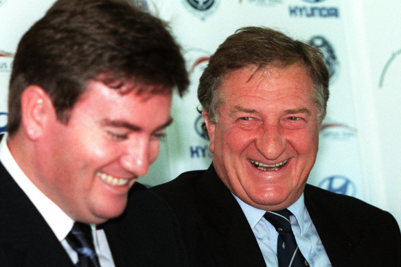 Parlons de la ville : Eddie McGuire et John Elliott ont déclenché la rivalité lors d'une conférence de presse Carlton-Collingwood au début des années 2000.