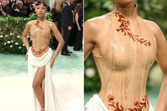 Uniquement au Met : Taylor Russell en Loewe.