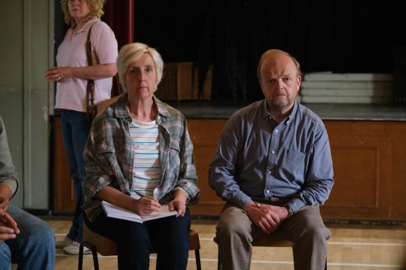 M. Bates contre la poste : Toby Jones et Julie Hesmondhalgh dans le rôle de l'ancien sous-posteur Alan Bates et sa partenaire, Suzanne Sercombe.