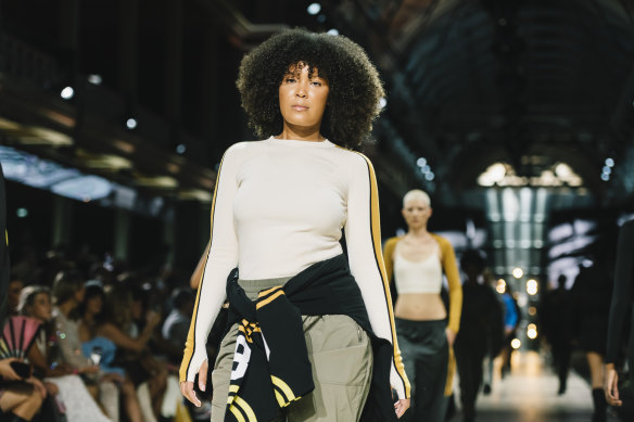 Un mannequin portant PE Nation au Melbourne Fashion Festival, où les projets de relance de la marque ont finalement été reportés.