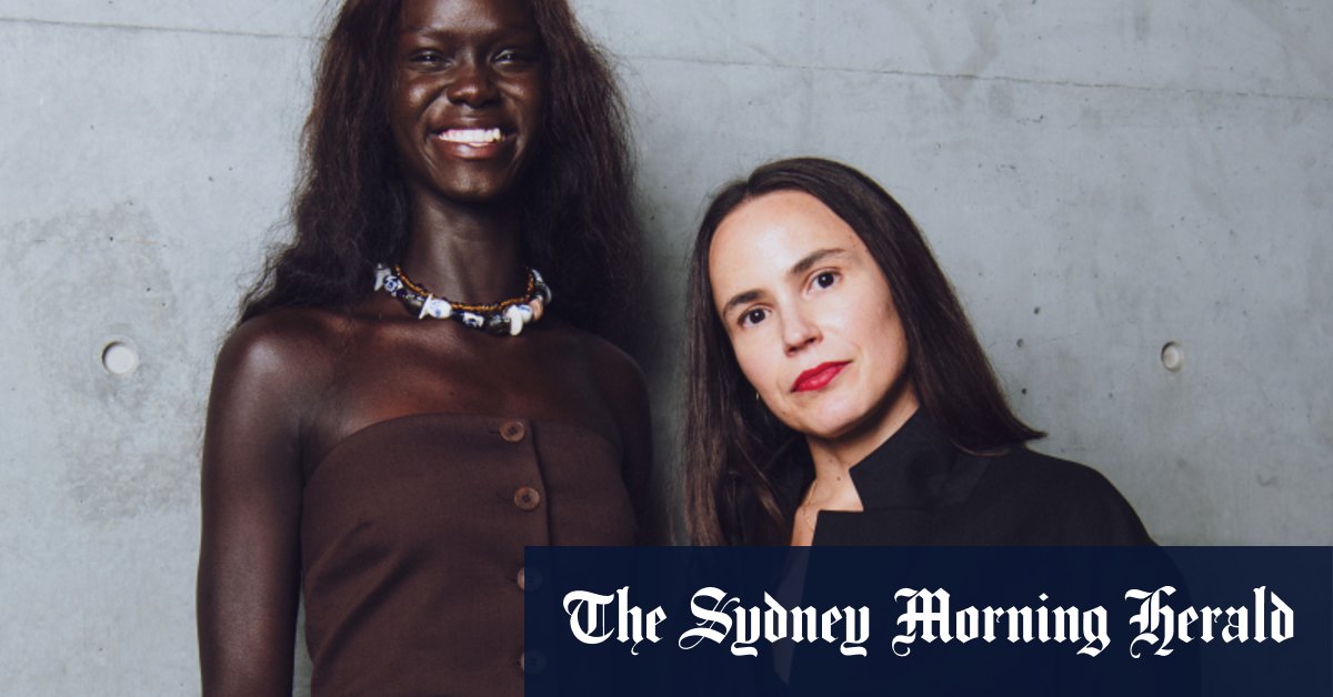 Madre Natura montre de « vieux » vêtements pour faire une déclaration de durabilité