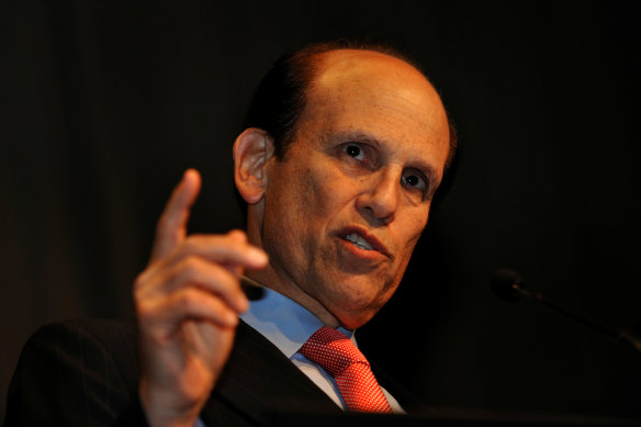 Dans le cadre de l'accord, Boesky a secrètement enregistré ses conversations avec des commerçants pour aider le gouvernement à monter des dossiers contre d'autres personnalités de Wall Street, dont Michael Milken.