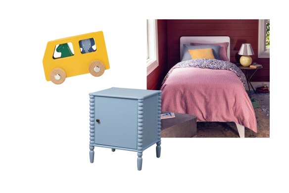 Voiture pour animaux en bois ;  Table de chevet « Betti Bobbin » ;  Ensemble housse de couette et draps « Lettie ».