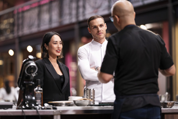 Melissa Leong et Amaury Guichon sur le tournage de Dessert Masters.