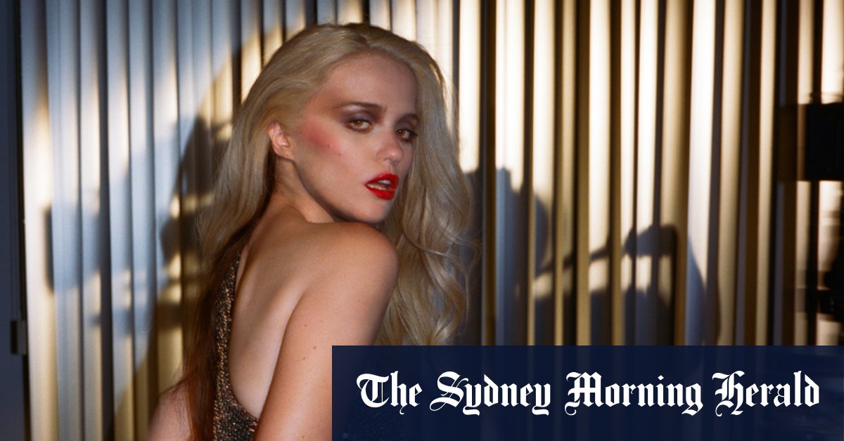 Sky Ferreira apparaît pour jouer à l'Opera House pour Vivid Live, au Forum Melbourne pour Rising