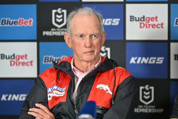 L'entraîneur des Dolphins, Wayne Bennett, a été laissé en désaccord pour expliquer une foule de décisions qui, selon lui, ont compromis les chances de son équipe contre les Raiders de Canberra.
