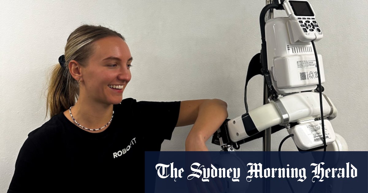 Le physio qui utilise un exosquelette robotique pour aider les gens à marcher