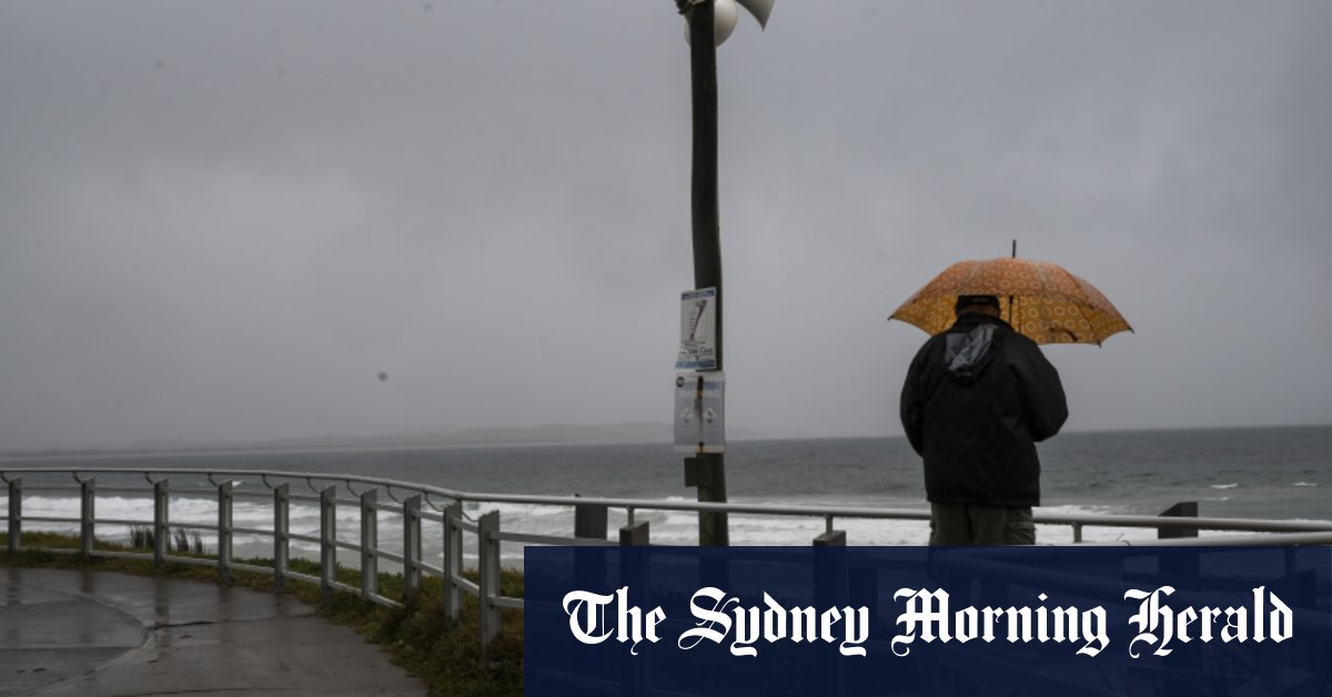 NSW se prépare à la pluie alors que la surveillance des crues est déclarée pour les rivières