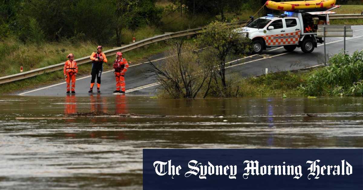 Les eaux de crue montent dans le nord-ouest de Sydney après la pluie