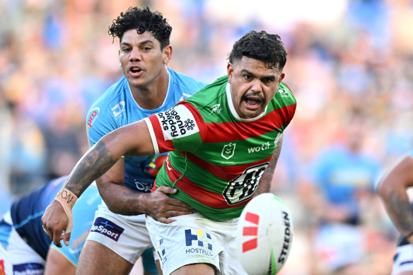 Latrell Mitchell fait rage lors d'un tour de star contre les Titans.