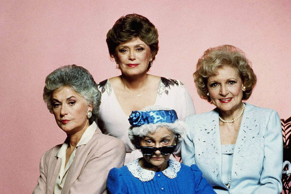 Betty White (à droite) avec ses co-stars des Golden Girls Bea Arthur (à gauche), Rue McClanahan (à l'arrière) et Estelle Getty.