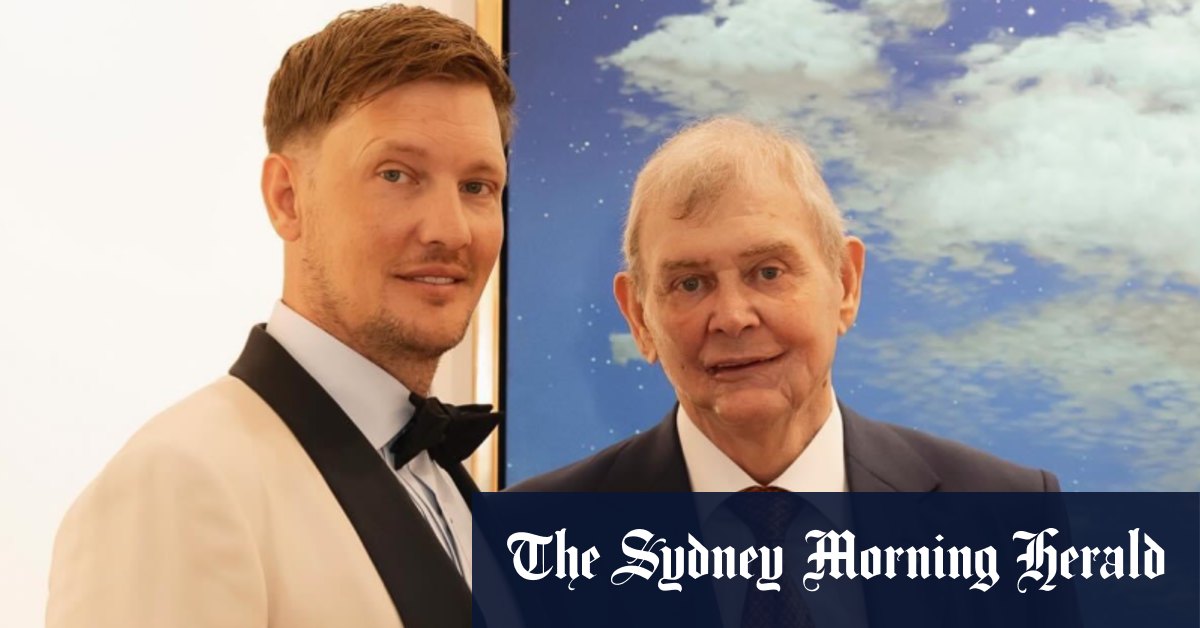 John Farnham à la célébration du mariage de son fils lors d'une rare apparition publique depuis une opération contre le cancer