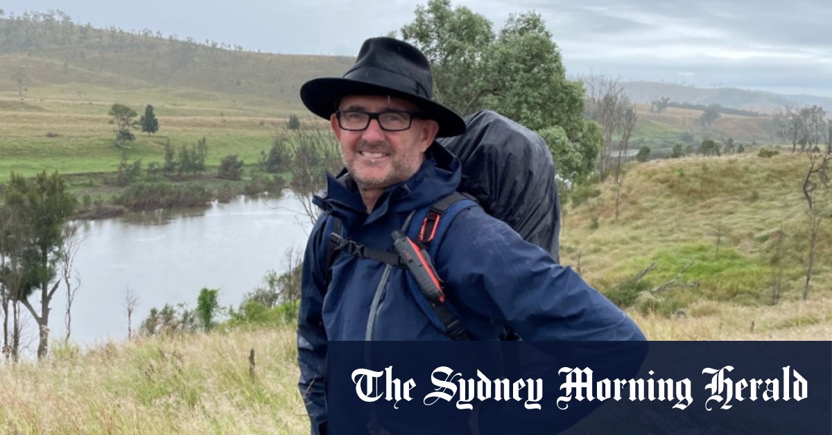 Simon a entrepris de parcourir toute la longueur de la rivière Brisbane.  Puis les pluies sont arrivées