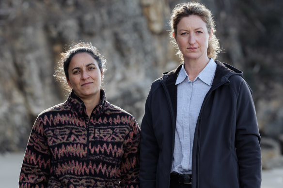 Madeleine Sami (à gauche) et Kate Box ont été nominées pour la meilleure actrice dans une comédie pour leurs rôles dans la comédie policière tasmanienne Deadloch.