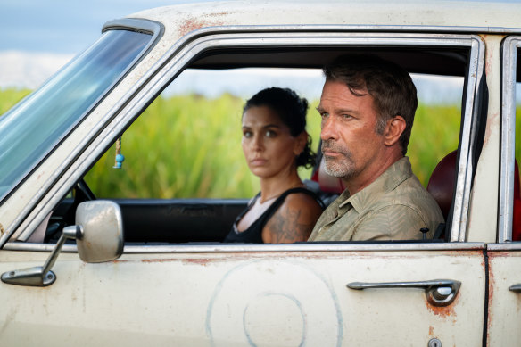 Nicole Chamoun avec sa co-star de Troppo, Thomas Jane. 